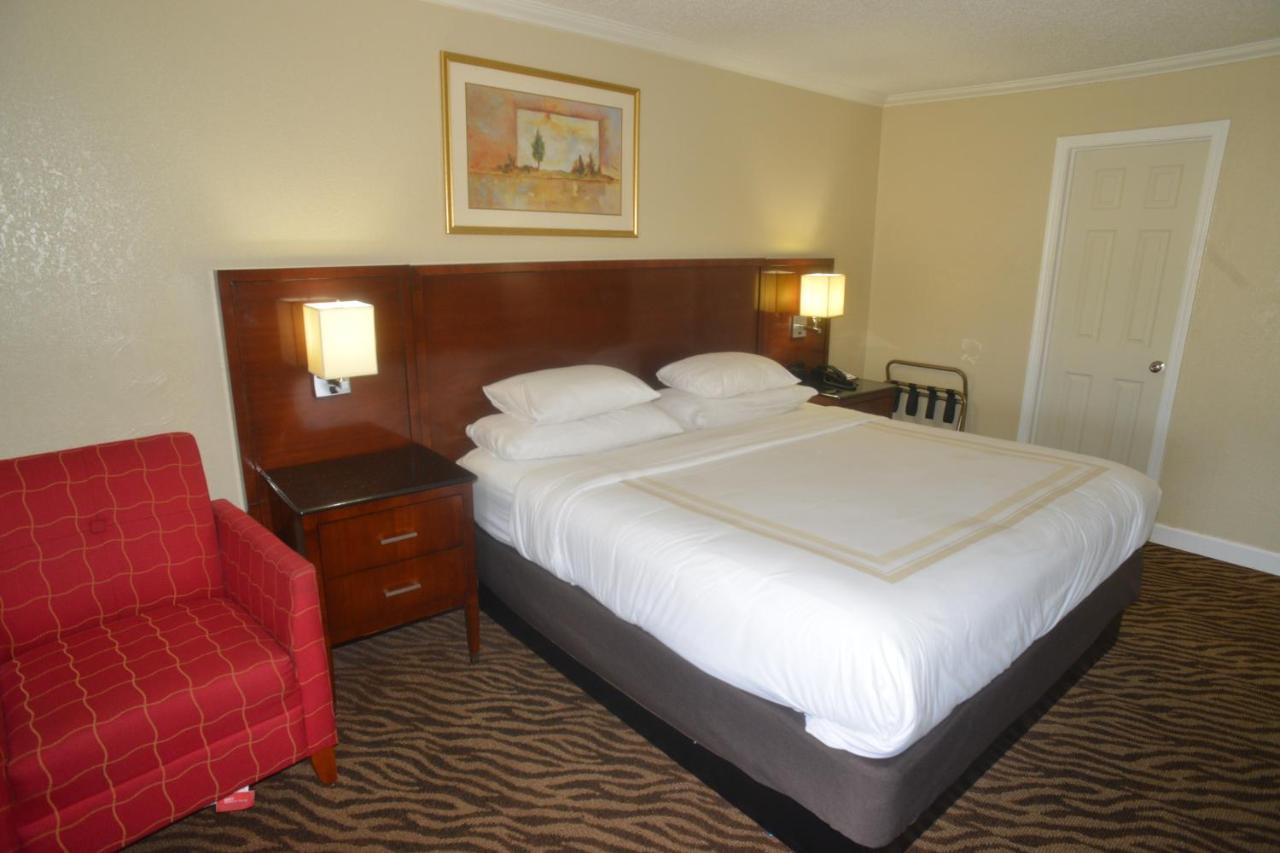 Hometown Inn & Suites Τούλσα Εξωτερικό φωτογραφία